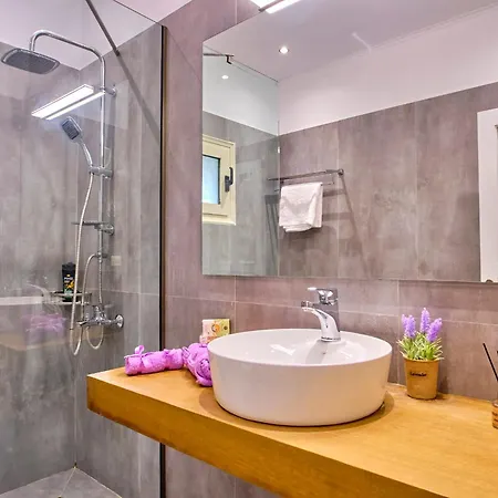 Apartman Angeliki's House *