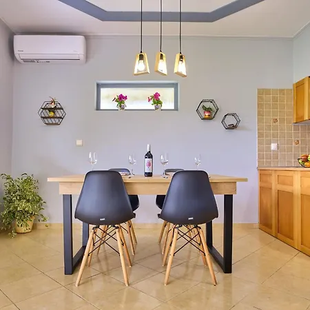Apartman Angeliki's House
