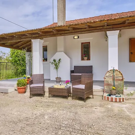 Apartman Angeliki's House